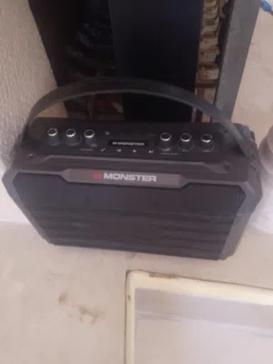 سماعة ومكبر صوت متكامل للحفلات والكاريوكي من Monster