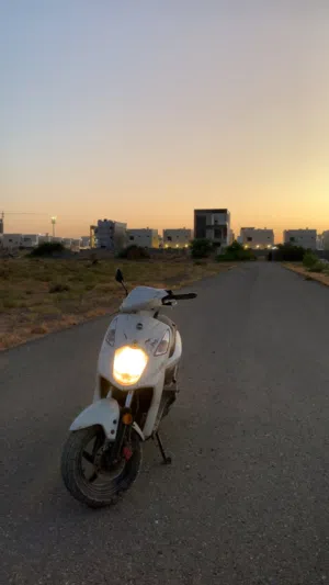 للبيع رحال sym xpro استروكر 4