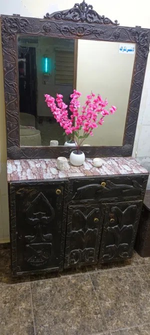 بيرو بحاله جيده خشب تفصيل اللبيع
