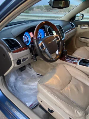 Used Chrysler 300 in Al Dakhiliya