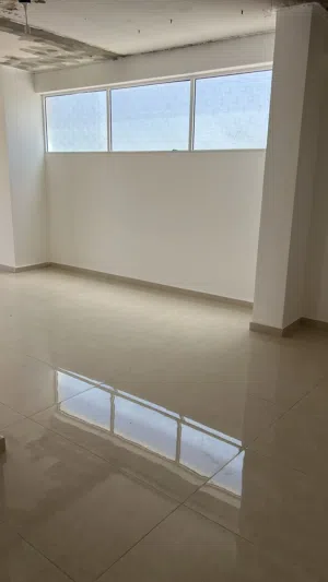 مجمع فخم جدا للإيجار أو البيع بشارع    الرقم المرجعي : 48110