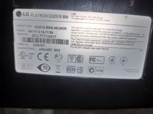 شاشه كمبيوتر وكاميرات نوع LG