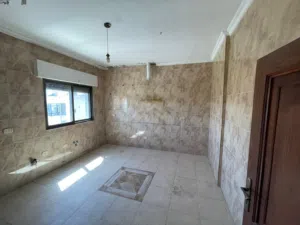 شقة قيد التحديث باطلالة جميلة ( Property 41712 )-164732