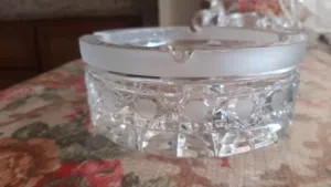 منفضة كبيرة من الكريستال الروسي النقي عالي الجودة