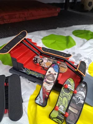 فِنجر سكيت (Mini Finger Skate)