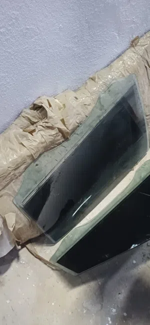 زجاج سياره مستعمل سنتافي وكيا لوتزي وسوناتا