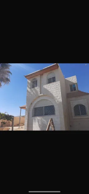 285 m2 4 Bedrooms Townhouse for Sale in Ma'an Ma'an Qasabah