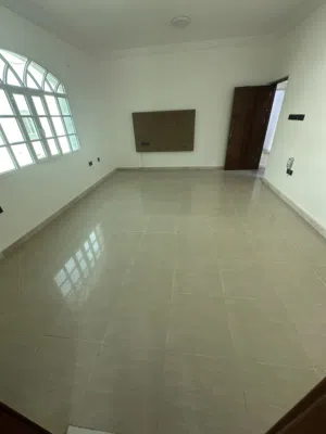 For rent room استوديو غرفه وحمام ومطبخ فقط شامل الفواتير قريب الخدمات وقريب 18 نوفبر