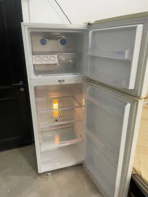 ثلاجه وغساله وبتجاز للبيع