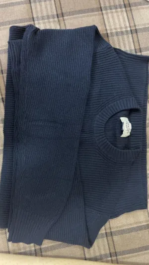 American eagle navy blue sweater S size brand new