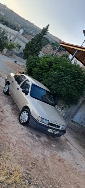 Used Opel Vectra in Jerash