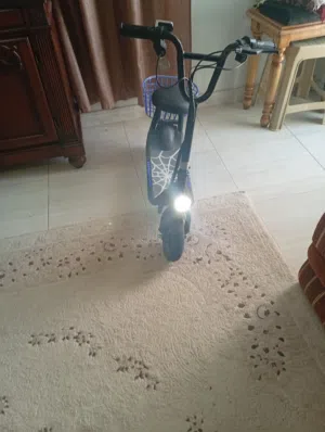 السكوتر يوجد فيه خراب واحد وهو الداير اللي خلفي خربان