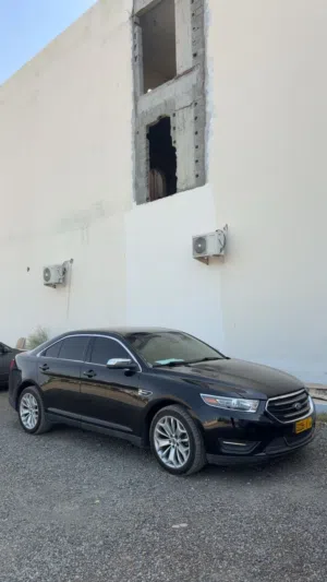 Ford Taurus 2017