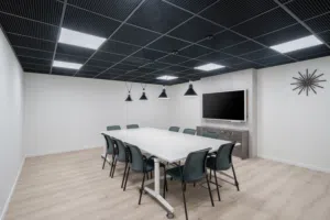 Book open plan office space for businesses of all sizes in MUSCAT, Beach One