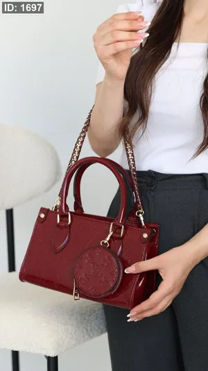 Louis Vuitton . Shoulder Bags . Red0