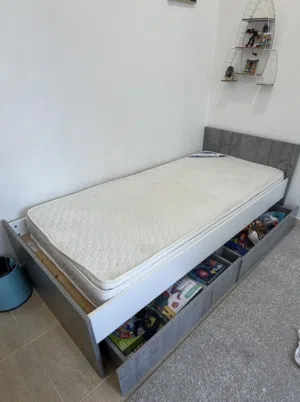هيكل سرير بدون مرتبة الحجم 90*200
