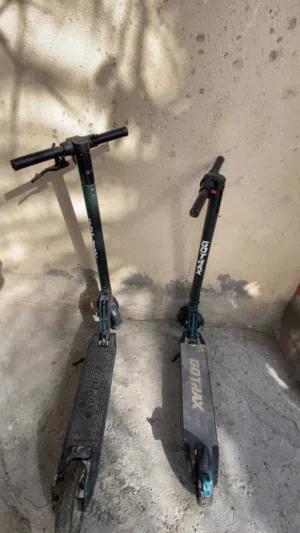 2 سكوتر بحالة ممتازه ، قابل