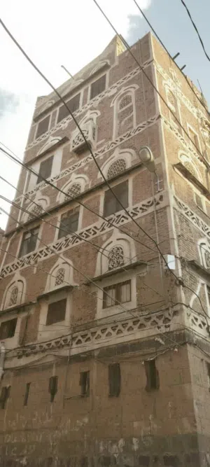 More than 6 bedrooms . More than 6 bathrooms . 200 m20