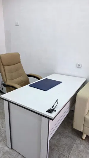 أثاث مكتبي للبيع