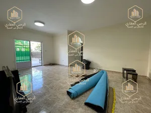 شقة / للايجار / ارضية مع ترس / 2نوم / ام السماق / قريبة من الخدمات