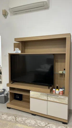 كبت تلفزيون tv cabinet ممتاز جدًا ( قابل للتفاوض )