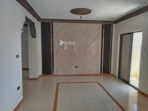 شقة للبيع في البيادر قرب مسجد الهدى والحاووز طابق اول بناء حجر