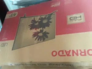 شاشات اصليه ان شاء الله  ترنادو 43انش ان شاء الله