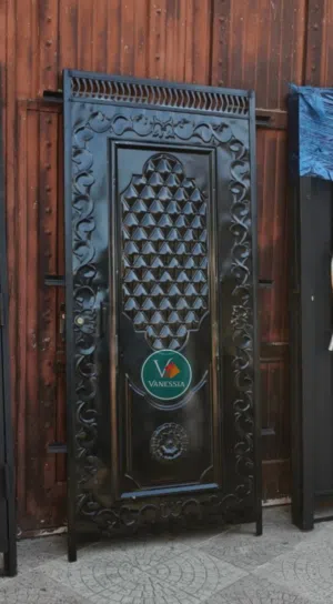 باب الدخلة 100% حديد صناعة جزائرية باب الدخلة 100% حديد صناعة جزائرية متوفر من اللون الاسود