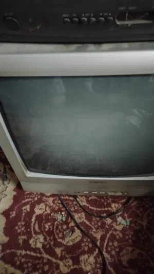 تلفزيونين قدام شارب و ال جي ورسيفرين تايجر
