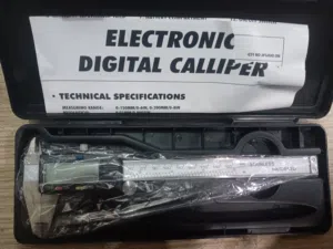 فرجار رقمي (Digital Caliper)،