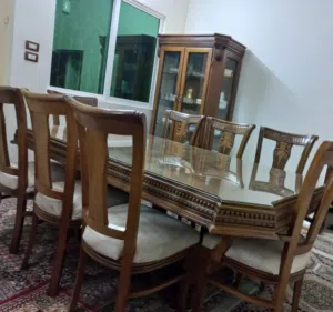 طاولة سفرة مع دلسوار