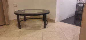 طاولة و رف للبيع