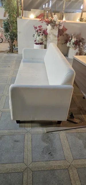 كنبات للبيع عدد 2 ينفعوا لاستخدام المنزل او مكاتب