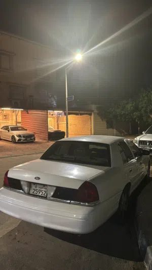 فورد فكتوريا 2009