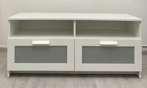 طاولة تلفاز (TV Unit) لون أبيض IKEA
