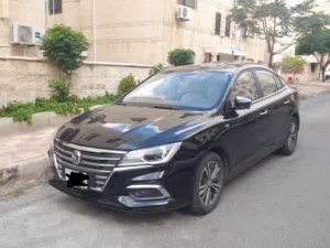 Mg5 2023 سيارة اسود