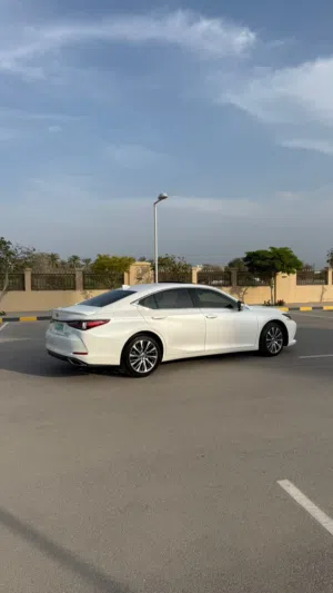 Used Lexus ES in Al Dhahirah