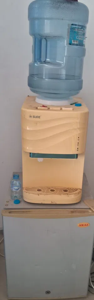 ثلاجة مكتب ومبرد للبيع