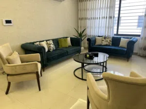 طقم كورنر ، طقم كنب 8 مقاعد ، طاولات وسط وجانبيه ، طاولة تلفزيون