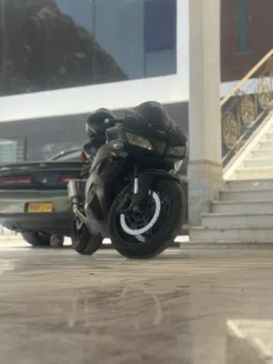 هونداCBR 600 rr موديل 2008 عليه مكينه 2012 عليها ممشى 12 الف فقطط الدراجه ضمان جير مكينه اقرى الوصف