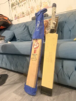 Full cricket set (not used much)