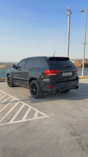 جيب شروكي SRT 8 موديل 2012 بحالة جدآ ممتازه ممشاه قليل وشرط الفحص لراحة الطرفين