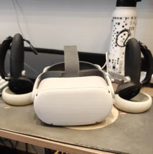 Oculus quest 2(128gb) with elite strap(battery)
