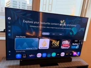 Tv Samsung  55-Inch UHDSmart QLED TV QA55Q70DAUXZN Black   Samsung 2.1ch Wireless Soundbar Black HW-