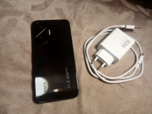 Poco f7 للبيع