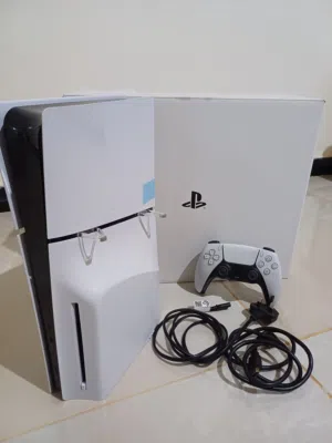 بلايستيشن فايف سلم شبه جديد وبسعر حرق