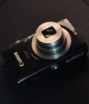 CANON ixus 185- included with all accessories and box(all accessories )