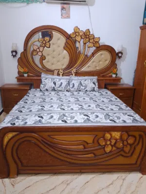 غرفه خشب عراقي مستخدمه نضيفه