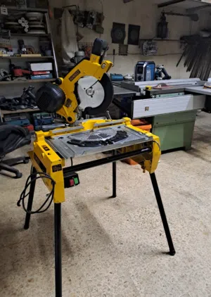 للبيع منشار ديوالت ايطالي بحاله الوكاله