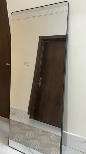 مرايه نظييييفه جدا